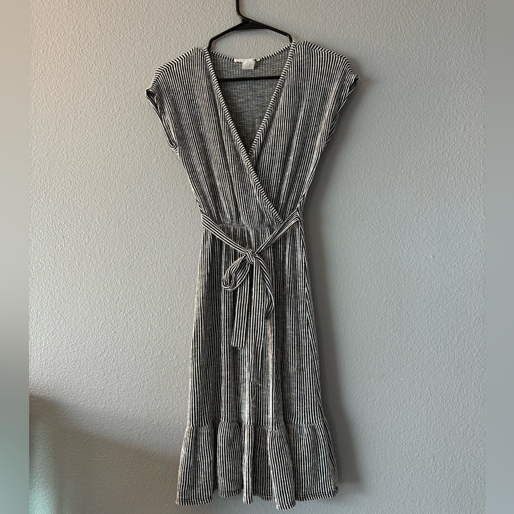 Pretty midi dress!